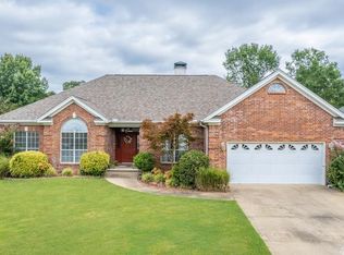 106 Deauville Dr, Maumelle, AR 72113