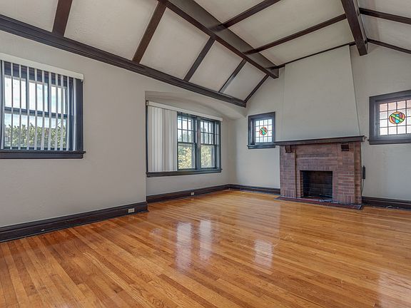 3rd image of 6173 Waterman Blvd #A