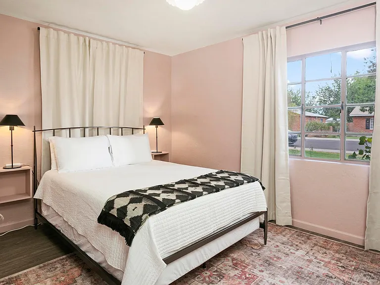 Second bedroom with queen bed