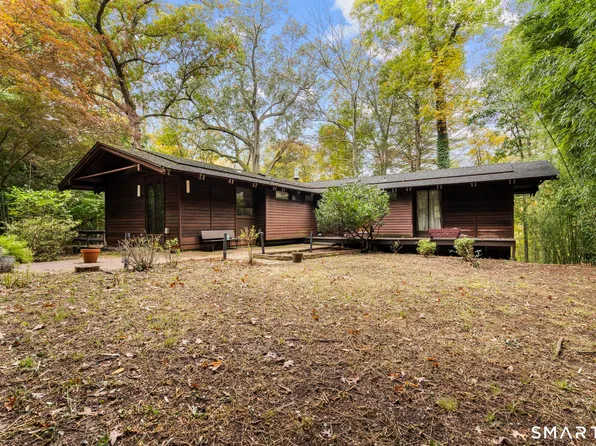 105 Spruce Bank Road, Hamden, CT 06518