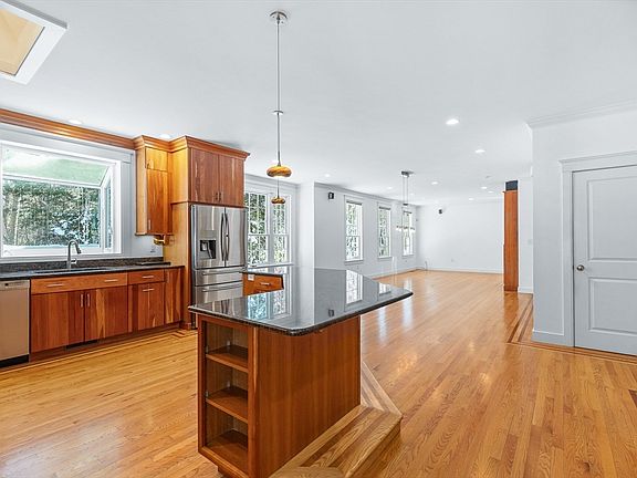 4th image of 12 Wallis Dr Unit 12