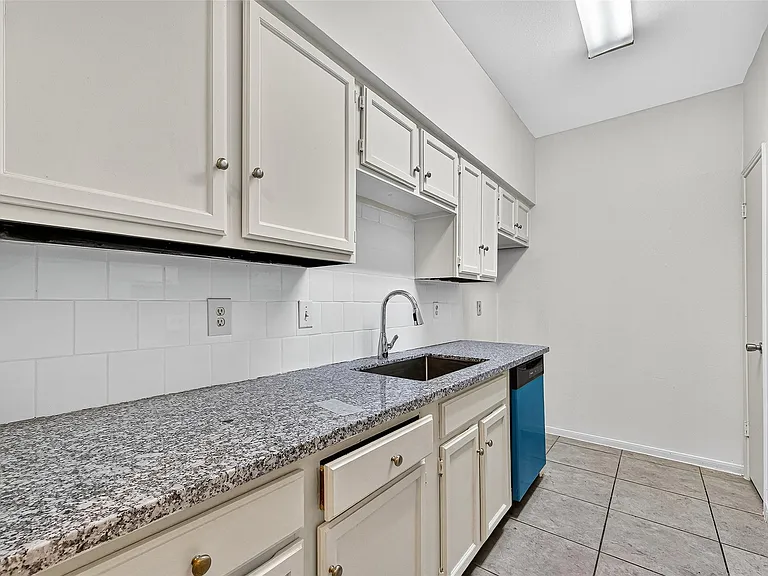 7395 Regency Square Ct #7395 — Photo 9