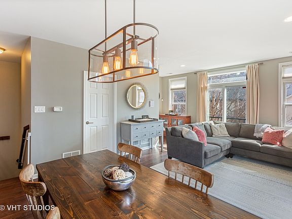4th image of 1100 N Marshfield Ave #2W