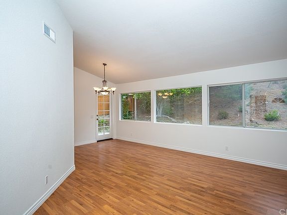 3rd image of 3442 Ashwood Ct