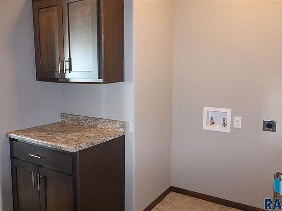 3rd image of 618 Katie Dr