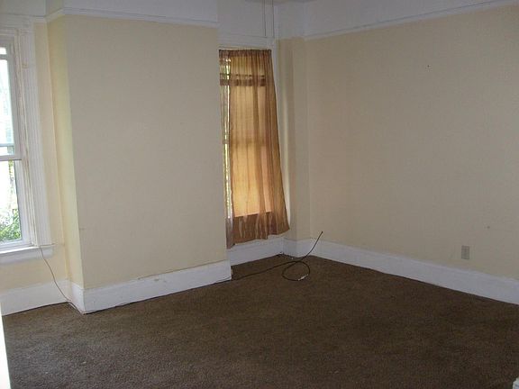 4th image of 2836 Stanton Ave