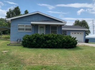 1401 N Garfield Ave, Chanute, KS 66720