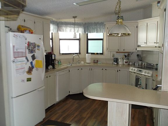 3rd image of 1348 Calle Bonita Dr