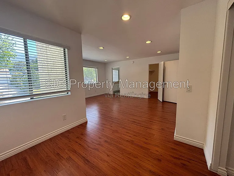 3200 Fairesta St #5 — Photo 15