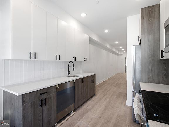 4th image of 669 N 39th St #1