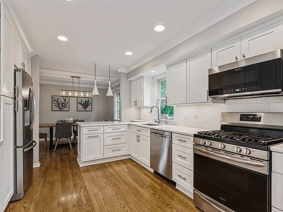 4th image of 14 Forestway Dr