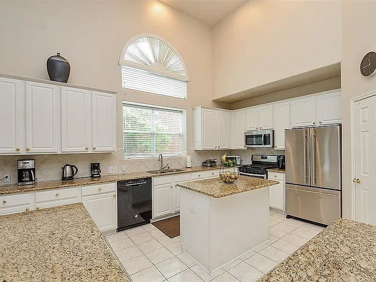 1306 Ventura Canyon Dr — Photo 10