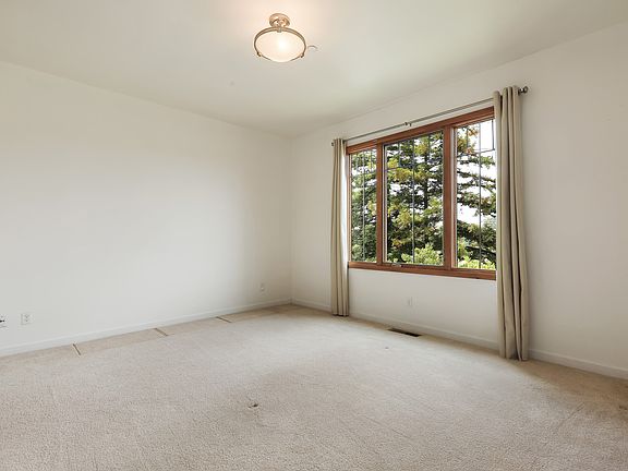 4th image of 68 Siena Dr