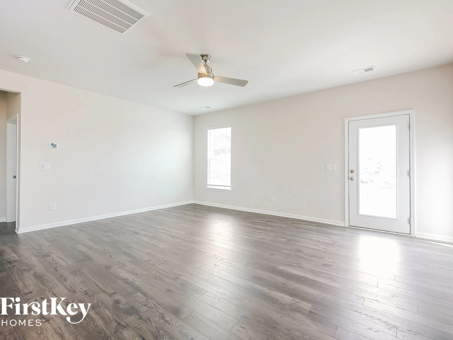 4 bed, 3.0 bath, 2025 sqft, $2,160 — Photo 3