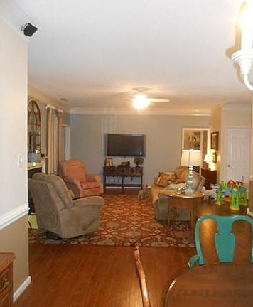 4th image of 6784 Sassafras Dr