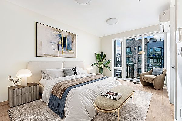 2nd image of 131 Kingsland Ave #2B
