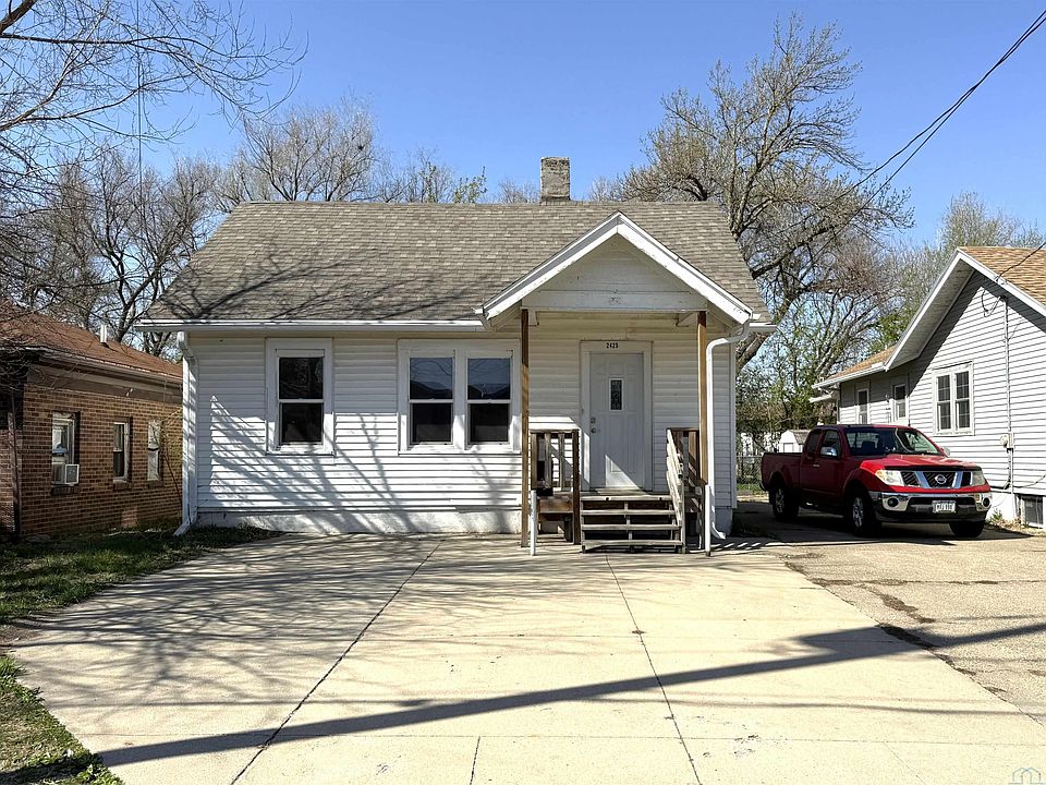 1st image of 2425 Williams Ave