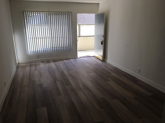 4th image of 612 Westbourne Dr APT 4
