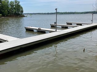 3 Sir Peyton Dr, Clarksville, VA 23927