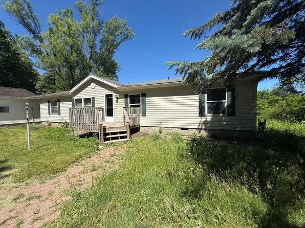 W12628 Leopolis Rd, Leopolis, WI 54948