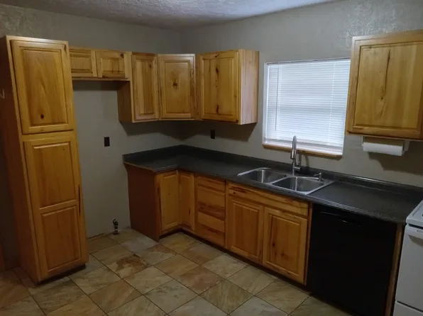 213 N Booth Ave, Elk City, OK 73644