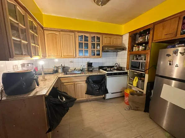 1808 East 92nd Street image 16 of 20