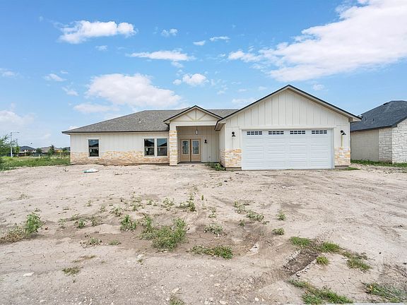 2nd image of 204 Persimon Dr