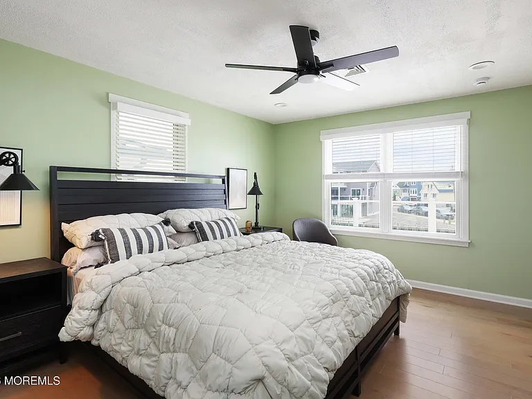 447 Tunney Ave — Photo 16