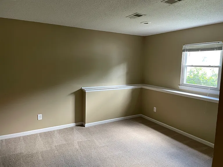 1910 Barber Ave — Photo 6