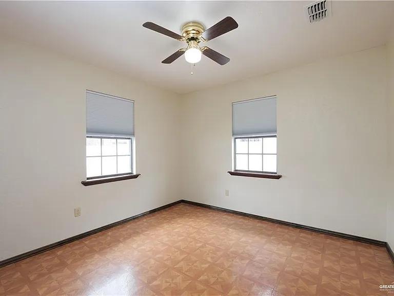 603 N Houston St — Photo 7