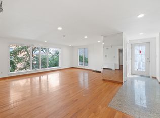 228 Gorge Rd, Edgewater, NJ 07020