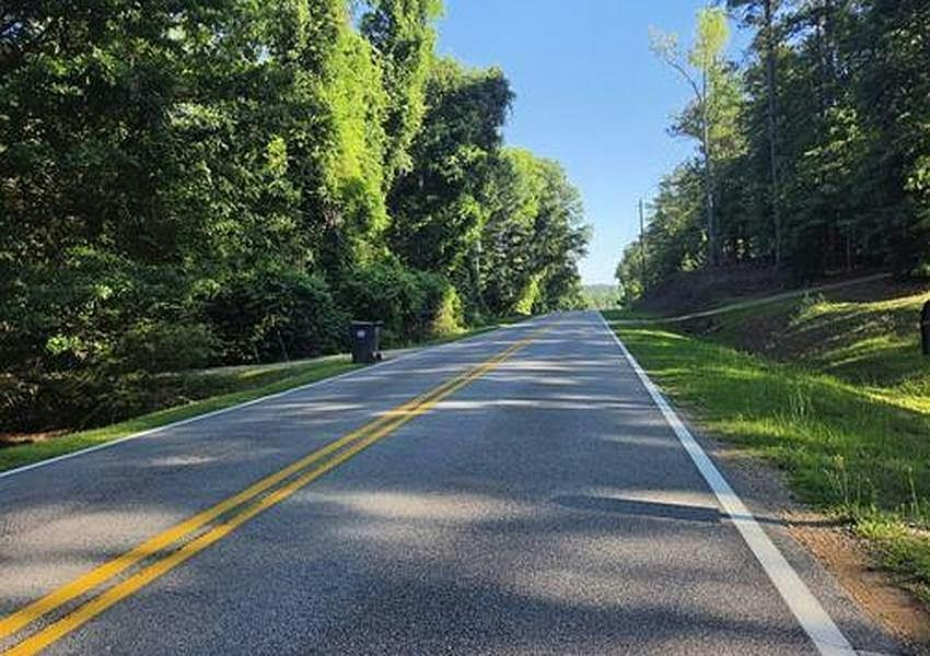 2nd image of 885 John Lovelace Rd