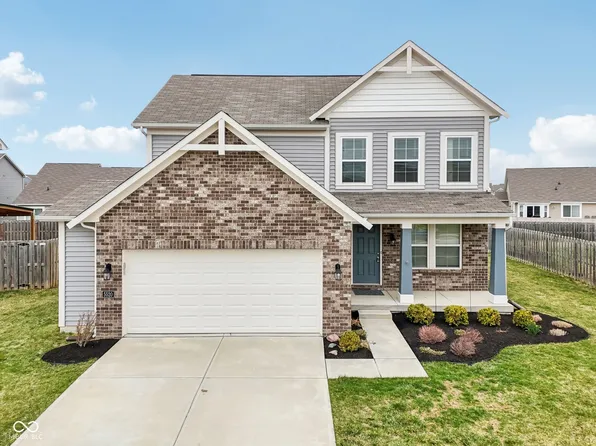 5520 N Woodside Ct, McCordsville, IN 46055