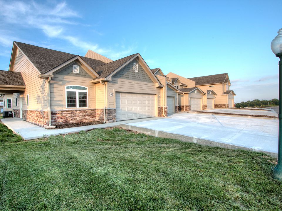 1st image of 1150 Park Dr Unit 901