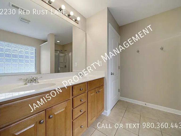 12230 Red Rust Ln — Photo 21