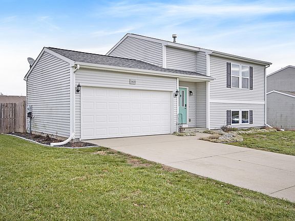 2nd image of 1423 Ellington Dr