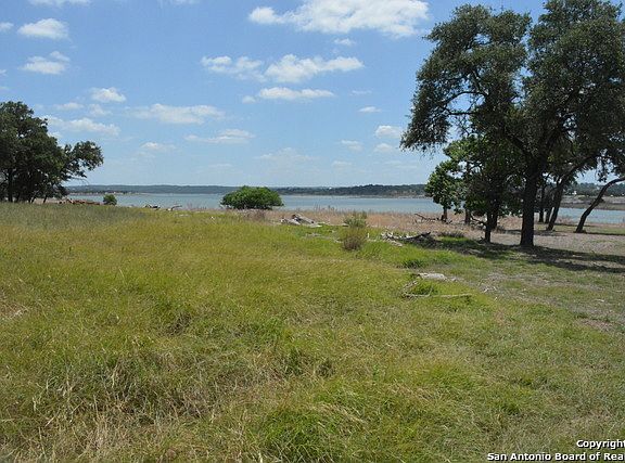 5th image of 1846 Lakeshore Dr