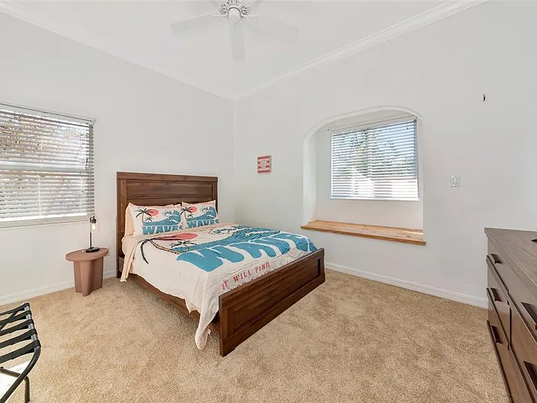 681 Avenida De Mayo — Photo 40