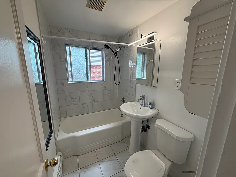 45 Aldrich Rd #B — Photo 4