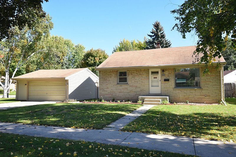 Stone Ranch on Quiet Street