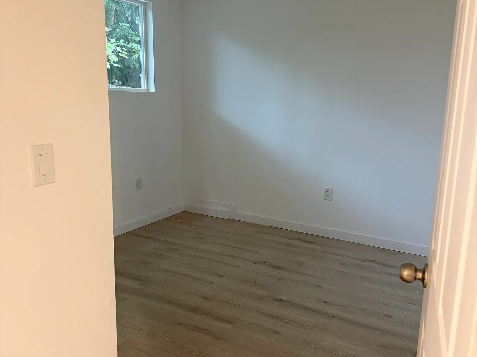 2 bed, 550 sqft, $1,950 — Photo 2