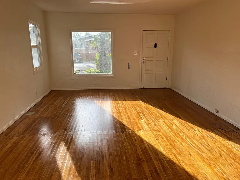 4581 Wilson Ave — Photo 4