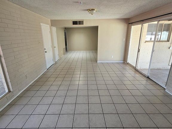 2nd image of 5717 W HEATHERBRAE Drive