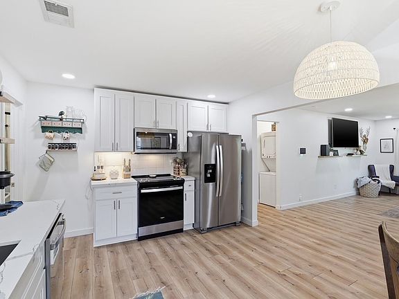 5th image of 15 Littlejohn St