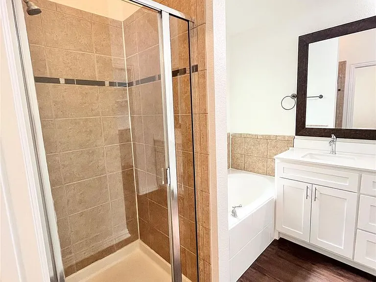 500 Hidden Meadow Ct — Photo 16