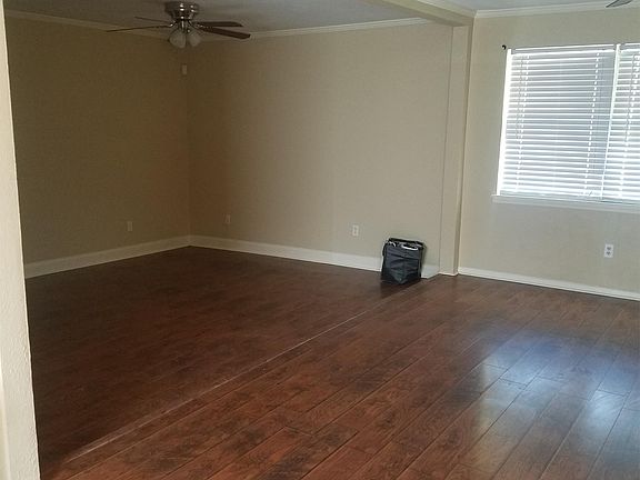 2nd image of 931 Foxwood Cir
