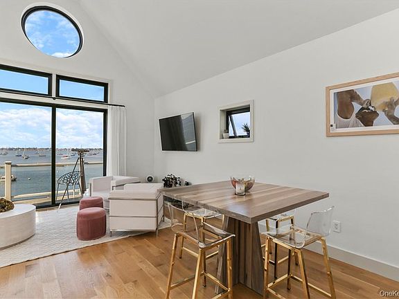 4th image of 81 Rochelle Street