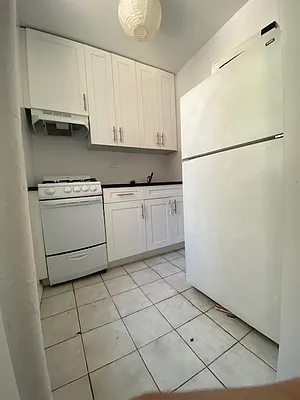 Rented by Shai Realty Management Inc | media 6