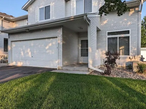 2002 Parkway Ave, Shakopee, MN 55379