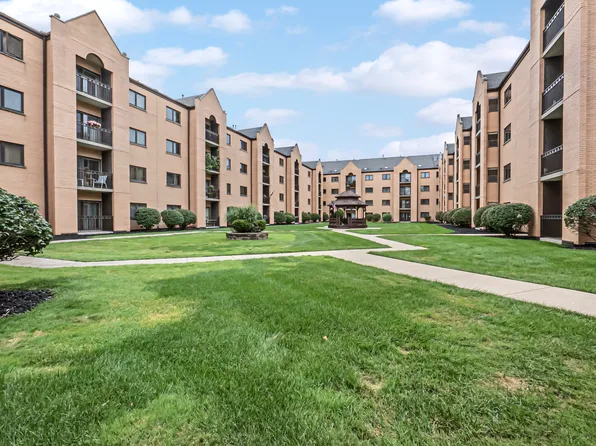 7410 W Lawrence Ave Unit 217, Harwood Heights, IL 60706